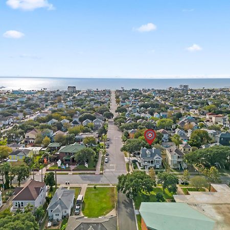 Historic Galveston Family Beach Home With 3 King Beds Kültér fotó